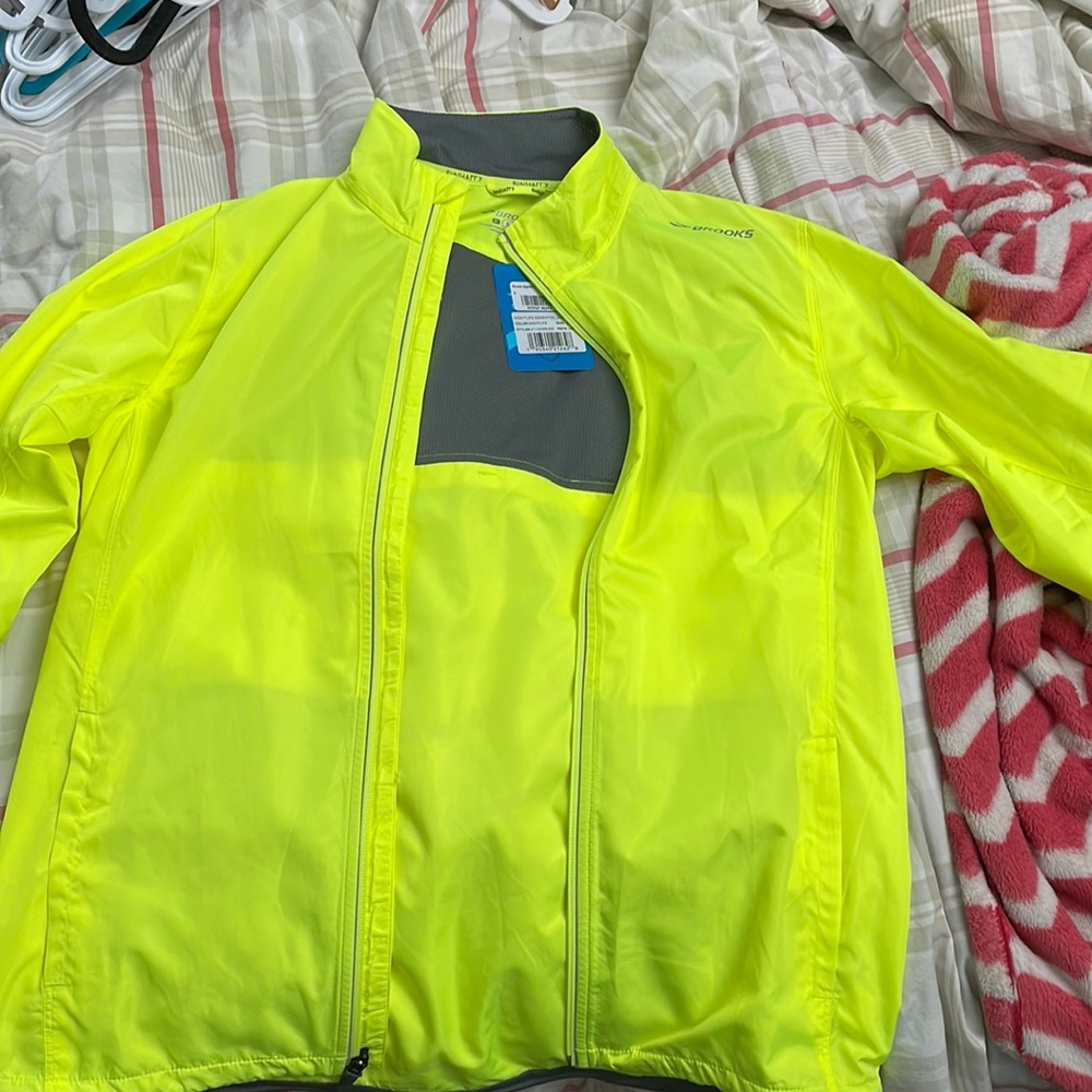 Brooks running jacket BRAND NEW
